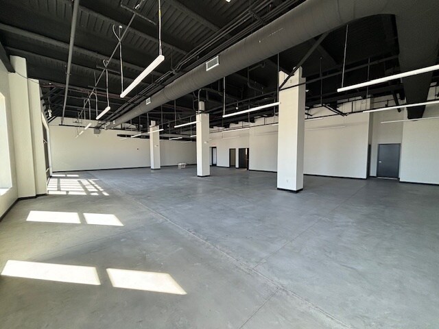 More Photos Of 200 N Main St, Evansville Apartments For Lease