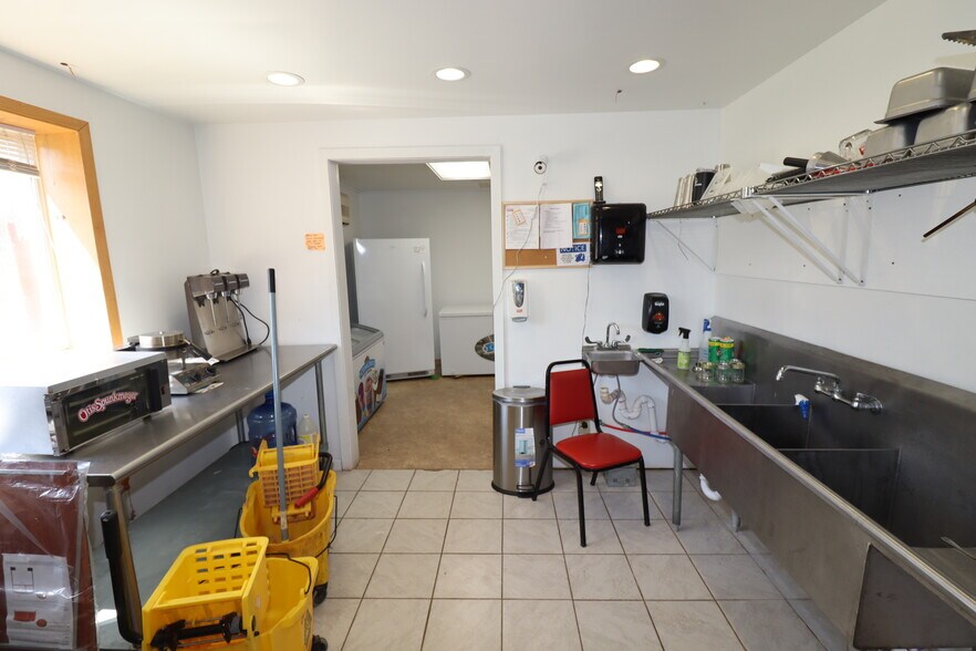 More Photos Of 22195 Highway 63, Grand View Storefront Retail Residential For Sale