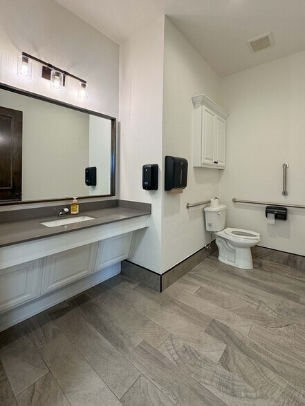 More Photos Of 1201 Magnolia Ct, Moore Office For Lease