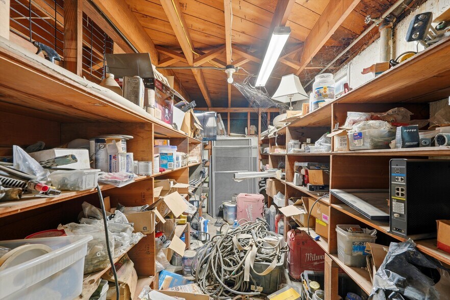 More Photos Of 2706 NE Columbia Blvd, Portland Industrial For Sale