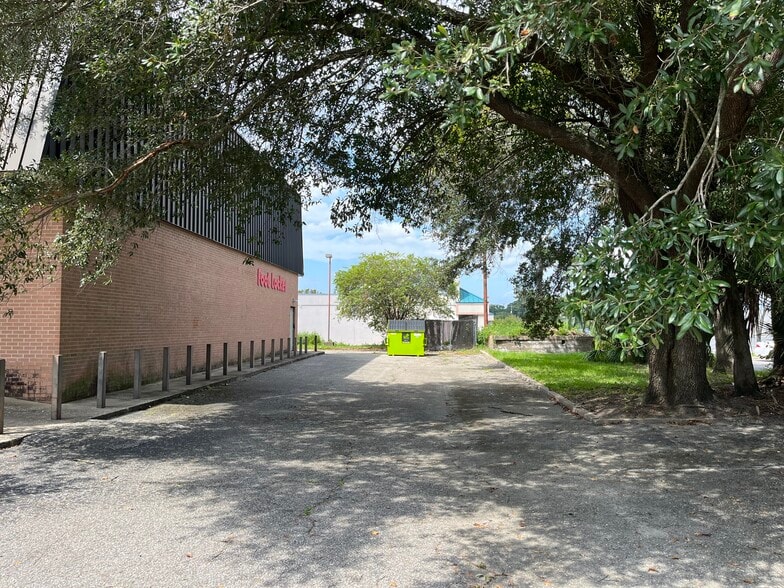 More Photos Of 5243 Normandy Blvd, Jacksonville Storefront For Sale