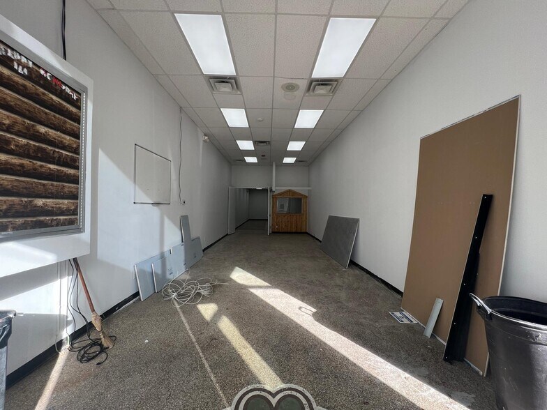 More Photos Of 411 Jericho Tpke, New Hyde Park Storefront Retail Office For Lease