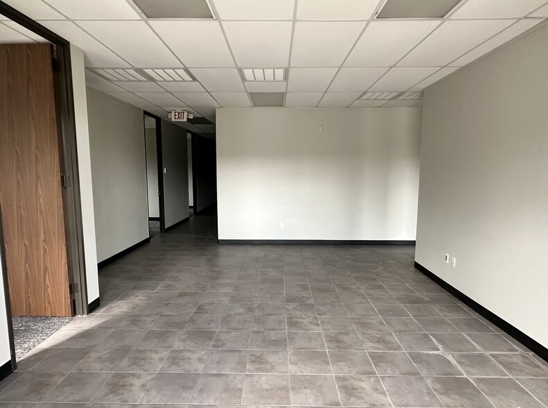 More Photos Of 6770 Bourgeois Rd, Houston Warehouse For Lease