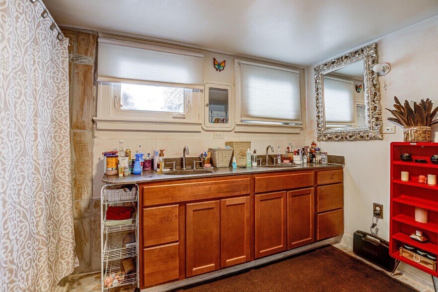 More Photos Of 216 E Main St, Batavia Storefront Retail Residential For Sale