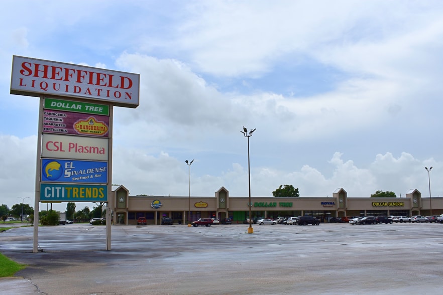 More Photos Of 1711-1927 Garth Rd, Baytown Unknown For Lease