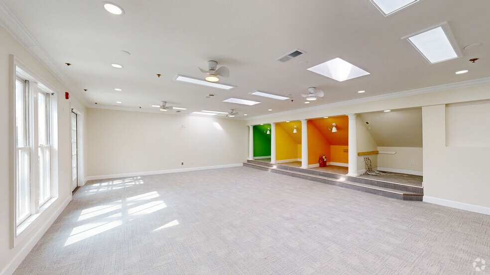 More Photos Of 1708 Peachtree St NW, Atlanta Medical For Sale