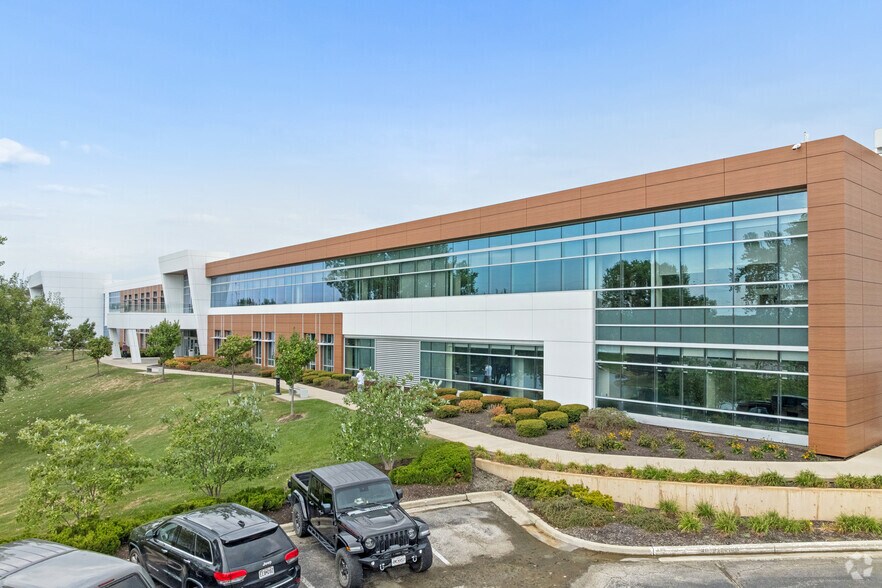 More Photos Of 6800 W 115th St, Overland Park Coworking Space