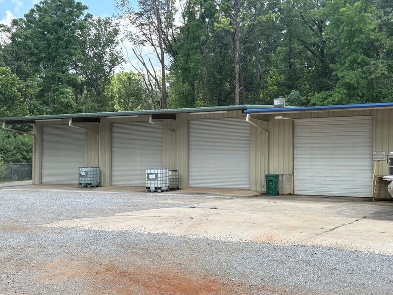 More Photos Of 2517 Nabors Rd SW, Birmingham Truck Terminal For Lease