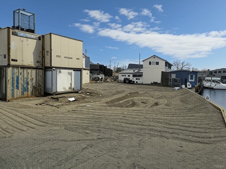 More Photos Of 56 New St, Oceanside Land For Lease