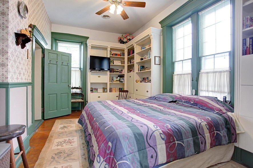 More Photos Of 80 W State St, Springboro Hospitality For Sale