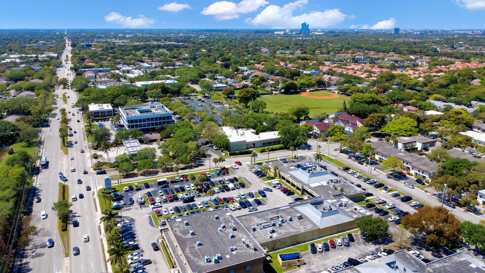 More Photos Of 3359-3399 Sheridan St, Hollywood Storefront For Lease