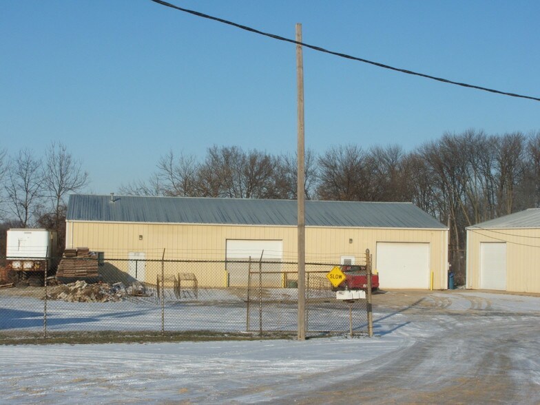 More Photos Of 18130-18134 NW Frontage Rd, Joliet Warehouse For Lease