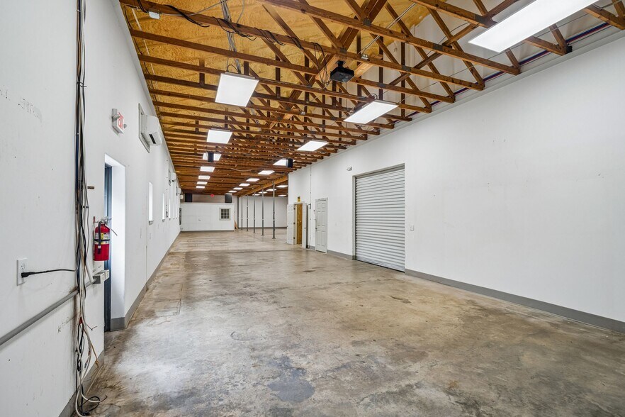 More Photos Of 1719 Signal Point Rd, Charleston Self Storage For Sale
