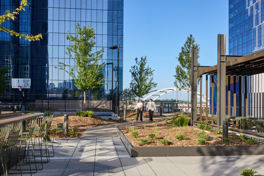 More Photos Of 150 3rd Ave S, Nashville Office For Lease