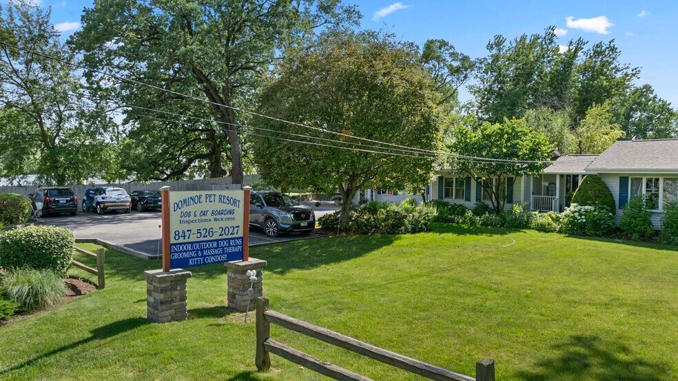 More Photos Of 4403 S Roberts Rd, Island Lake Veterinarian Kennel For Sale