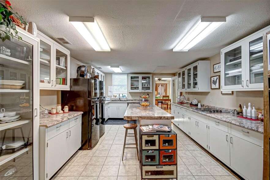 More Photos Of 103 Roundabout Ln, Huntsville Specialty For Sale