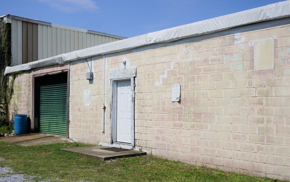 More Photos Of 1417 W Cervantes St, Pensacola Showroom For Lease