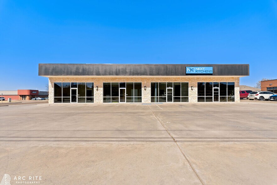 More Photos Of 5820 66th St, Lubbock Storefront Retail Office For Sale