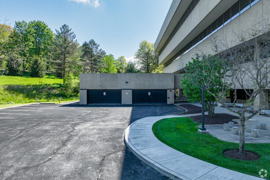 More Photos Of 701 Alpha Dr, Pittsburgh Office For Sale