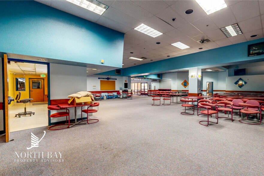 More Photos Of 991 Gordon Ln, Santa Rosa Casino For Lease
