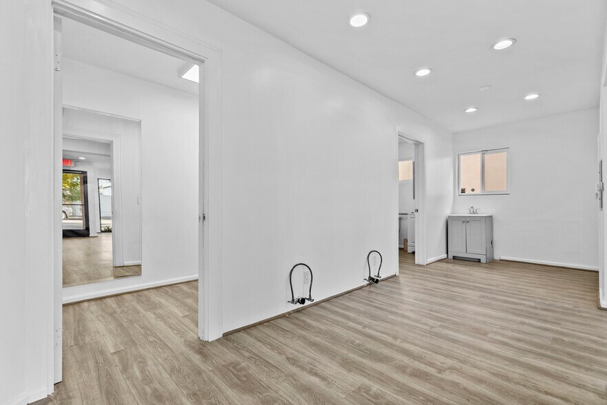 More Photos Of 905 S Glendale Ave, Glendale Storefront For Lease