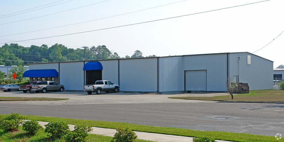 More Photos Of 5155 W Tharpe St, Tallahassee Warehouse For Lease
