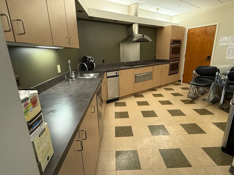 More Photos Of 4888 S Old Peachtree Rd, Peachtree Corners Office For Lease