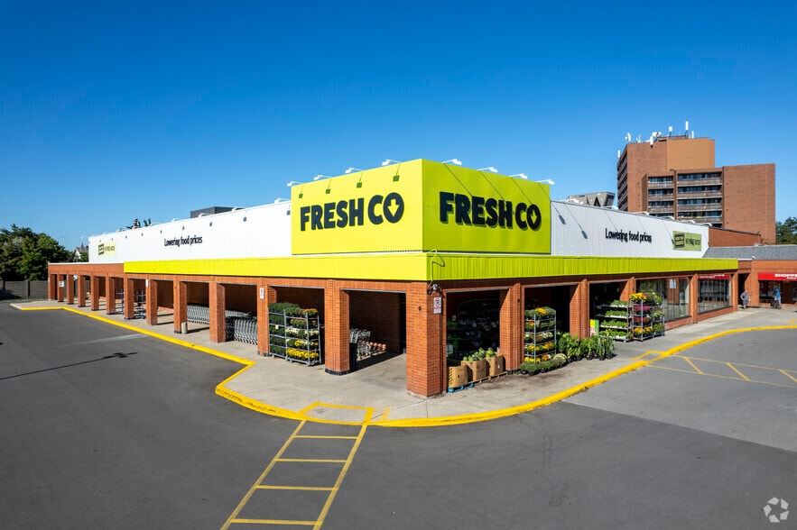 More Photos Of 6040 Glen Erin Dr, Mississauga General Retail For Lease