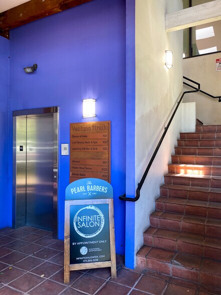 More Photos Of 305 NW 21st Ave, Portland Storefront Retail Office For Lease