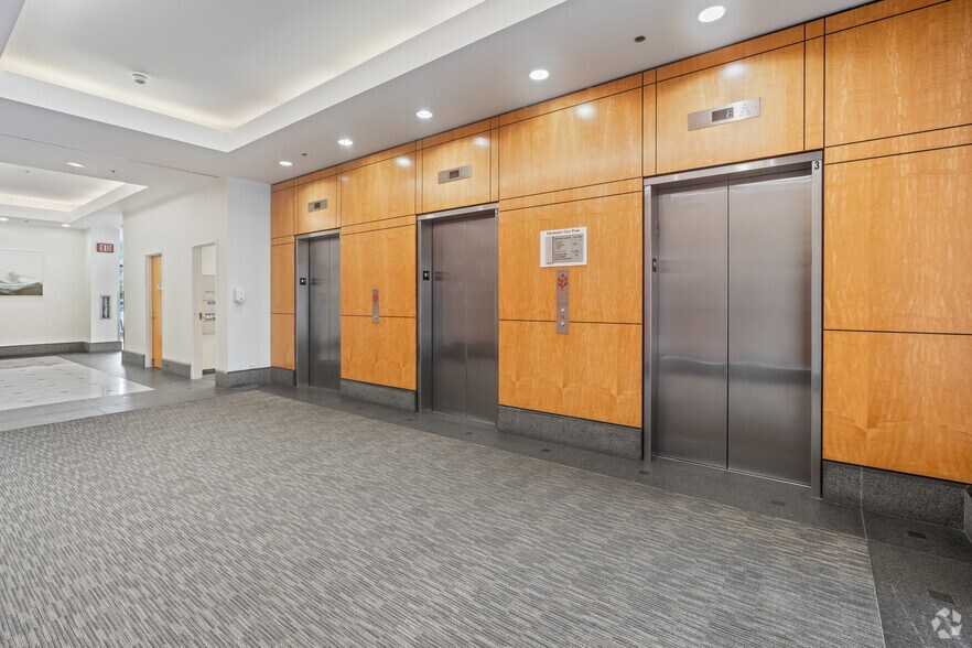 More Photos Of 1000 Town Center Dr, Oxnard Office For Lease