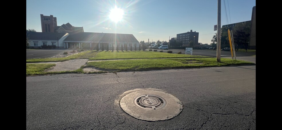 More Photos Of 2015 Putnam St, Toledo Land For Sale