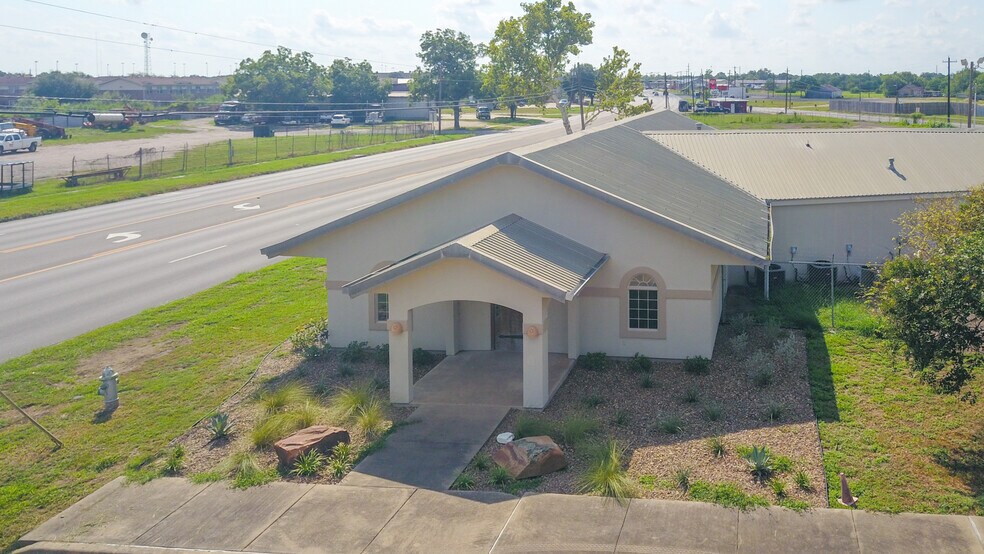 More Photos Of 2203 Port Lavaca Dr, Victoria Industrial For Sale