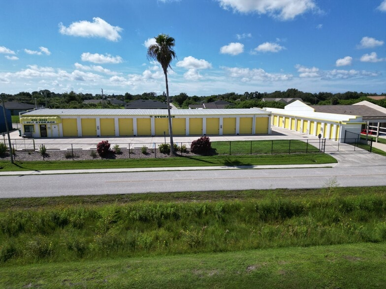 More Photos Of 3985 S Access Rd, Englewood Self Storage For Sale