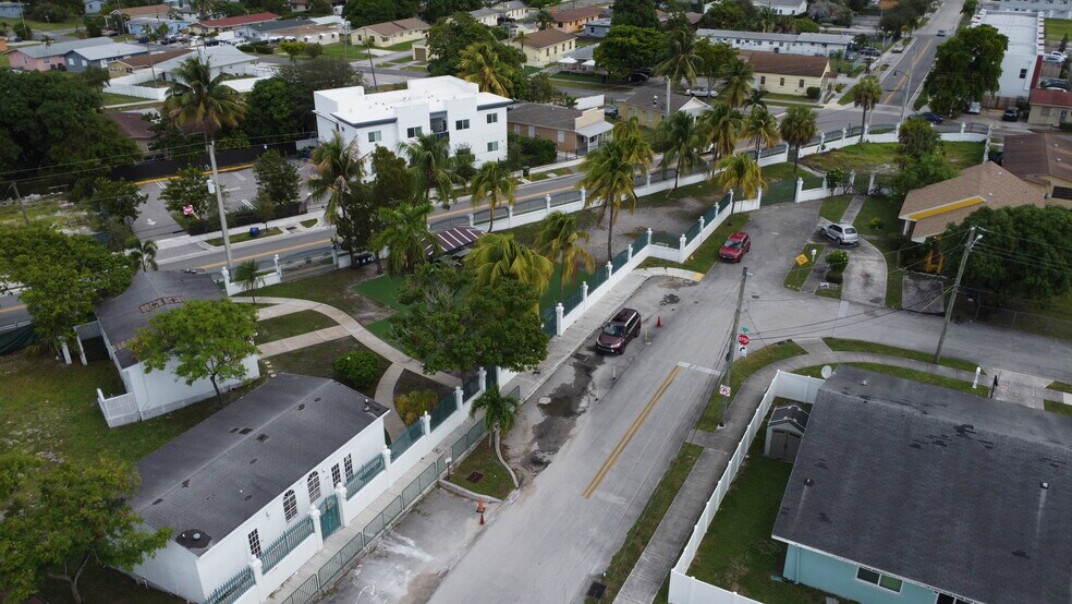 More Photos Of 520 NW 5th St, Hallandale Beach Schools For Sale