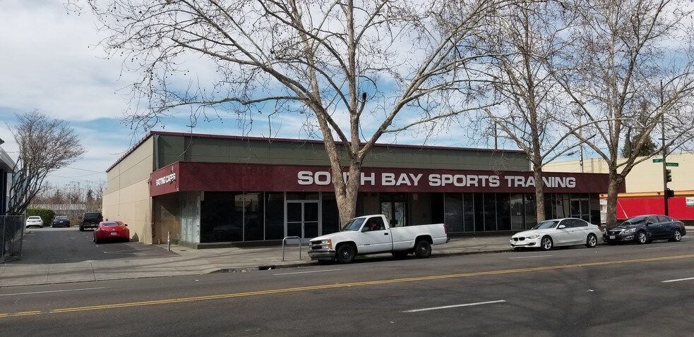 More Photos Of 995 E Santa Clara St, San Jose Storefront For Lease