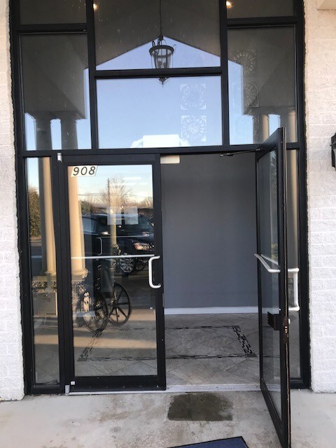 More Photos Of 908 E Waterloo Rd, Akron Medical For Lease