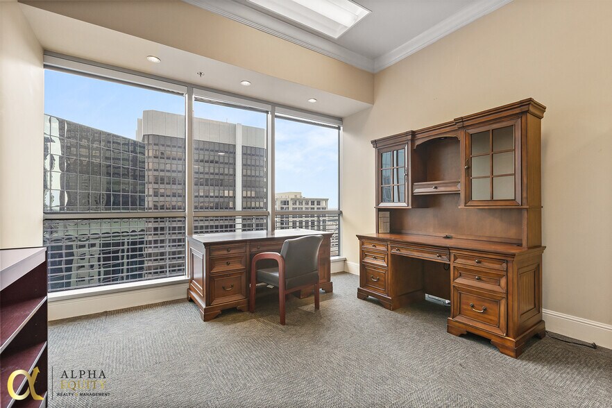 More Photos Of 189 S Orange Ave, Orlando Office Residential For Sale