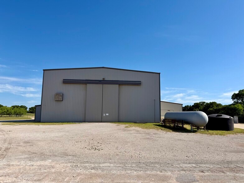 More Photos Of 464 Cool Jct, Millsap Manufacturing For Lease