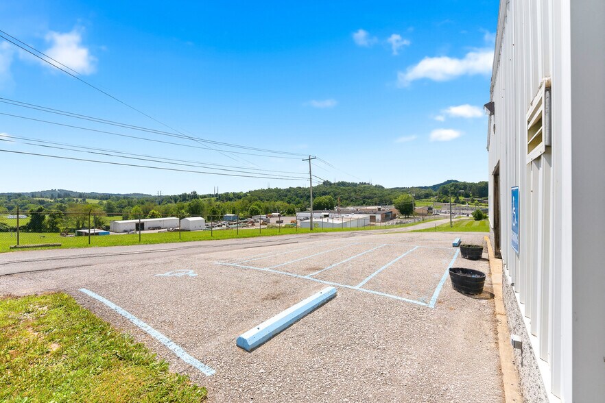 More Photos Of 161 Adena Ln, Clarksburg Office For Lease