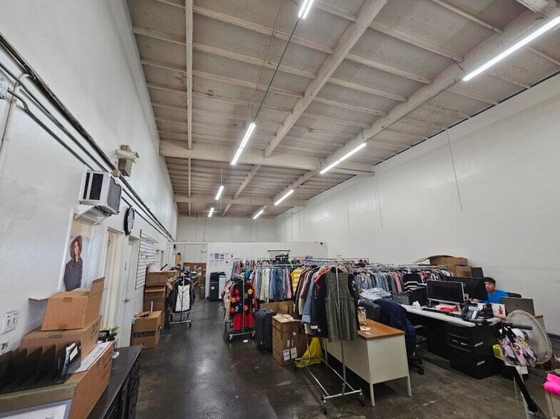 More Photos Of 516 E Jefferson Blvd, Los Angeles Warehouse For Sale