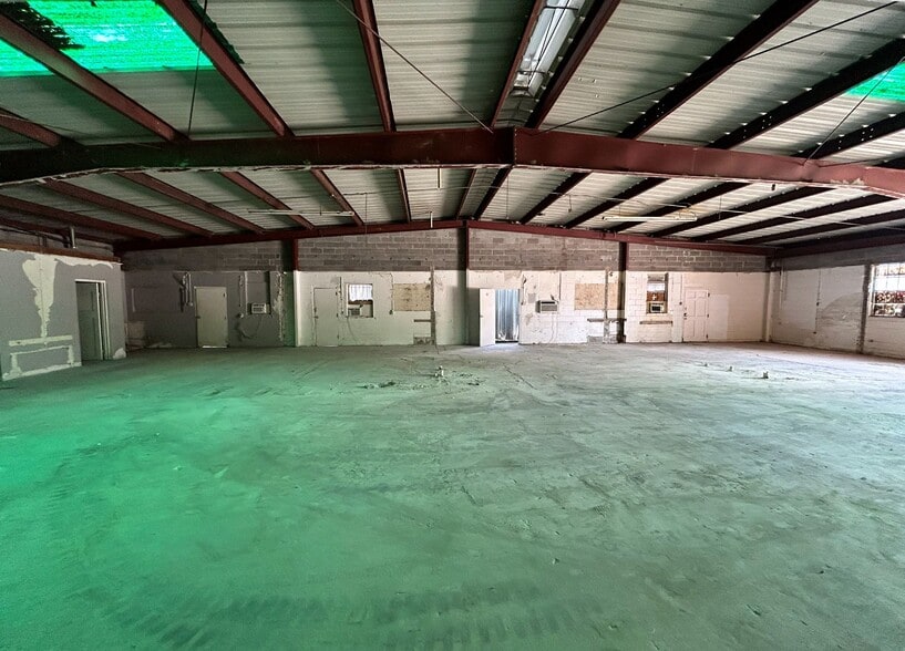 More Photos Of 8019 Richards St, Houston Warehouse For Sale
