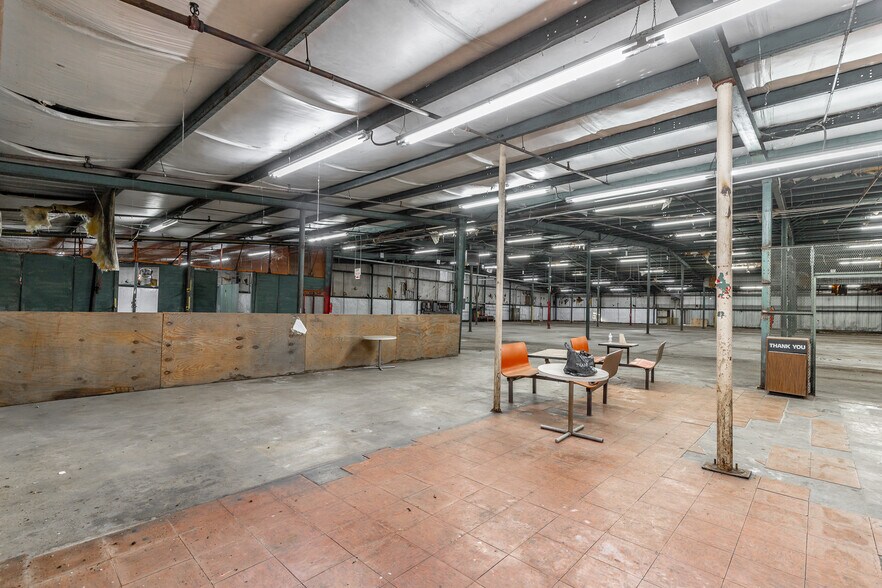 More Photos Of 1318 Underwood St, Dalton Warehouse For Sale