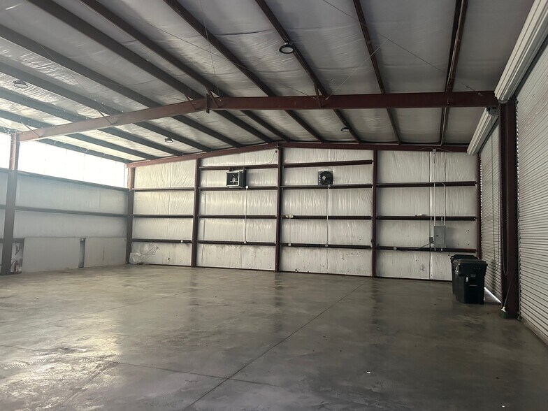 More Photos Of 12017 Carlsbad St, Houston Distribution For Lease