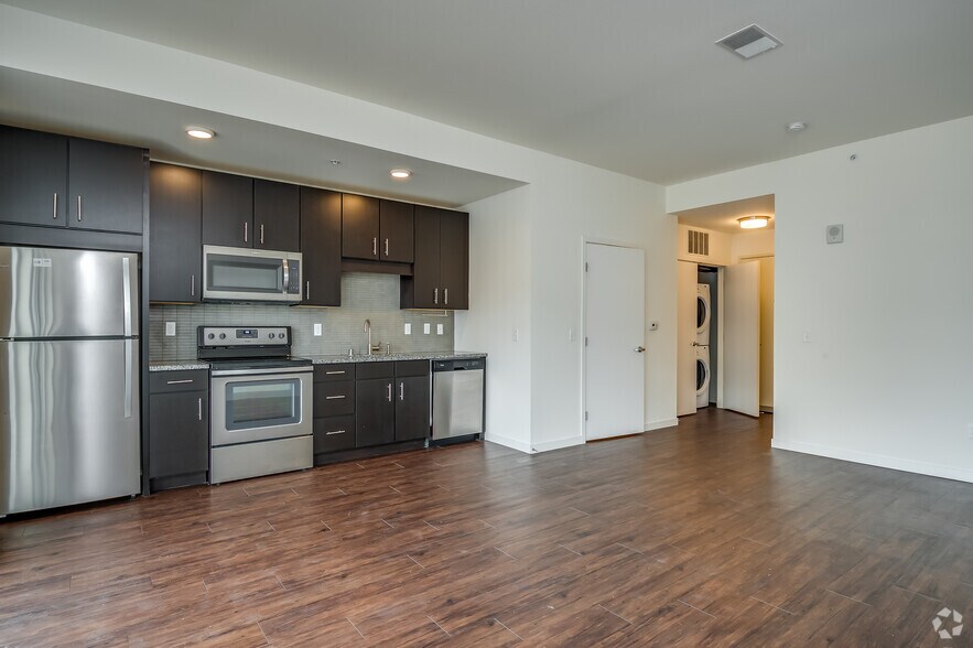 More Photos Of 115 E Walnut St, Green Bay Apartments For Lease