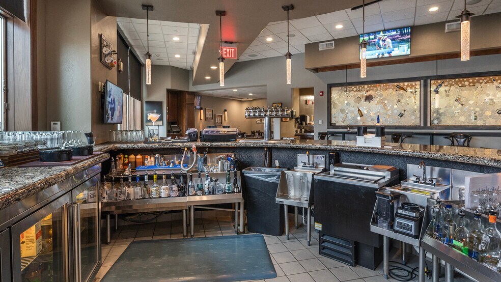 More Photos Of 100 W Broadway Ave, Bismarck Medical For Sale