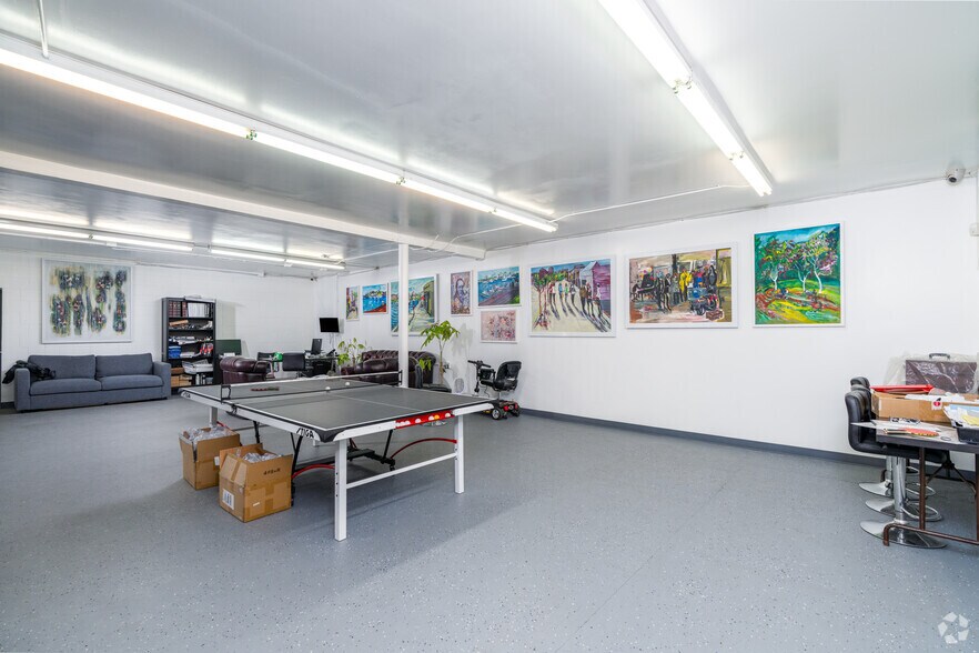 More Photos Of 8212-8214 San Fernando Rd, Sun Valley Light Distribution For Sale