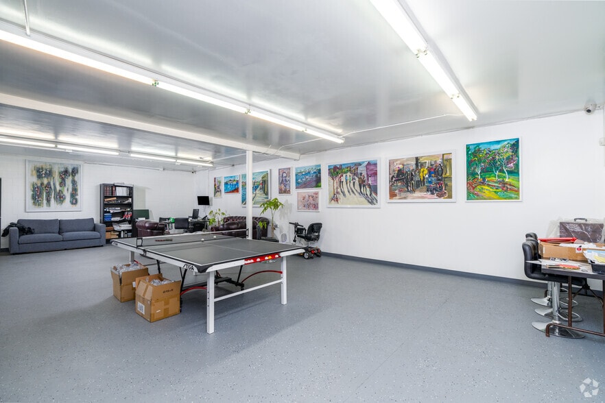 More Photos Of 8212-8214 San Fernando Rd, Sun Valley Light Distribution For Sale