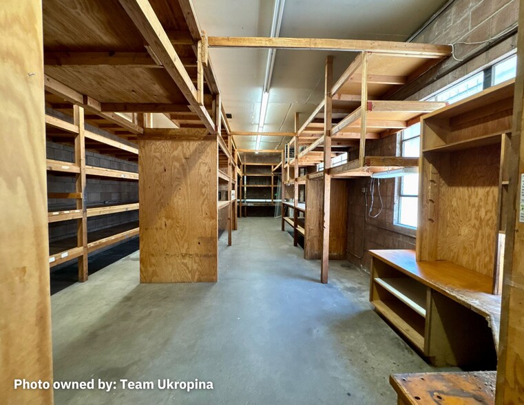 More Photos Of 731 E Walnut St, Pasadena Storefront Retail Office For Sale