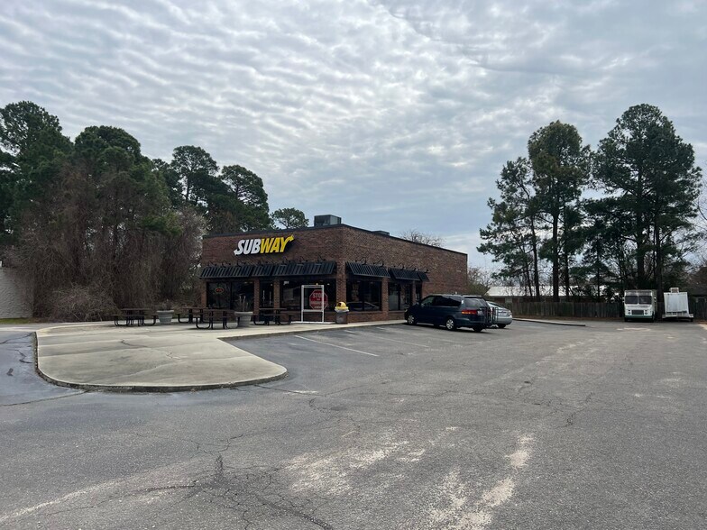 More Photos Of 5025 Santa Fe Dr, Fayetteville General Retail For Sale