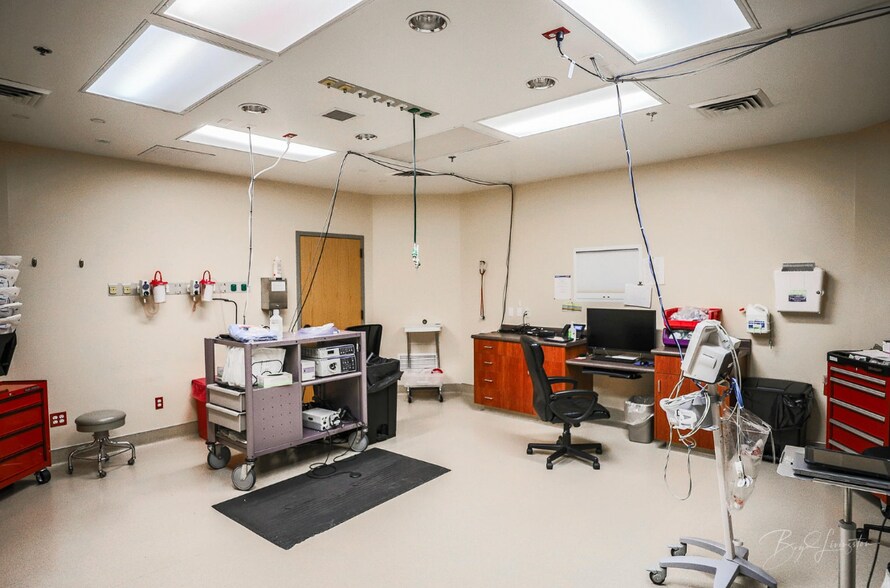 More Photos Of 368 E Riverside Dr, Saint George Medical For Sale